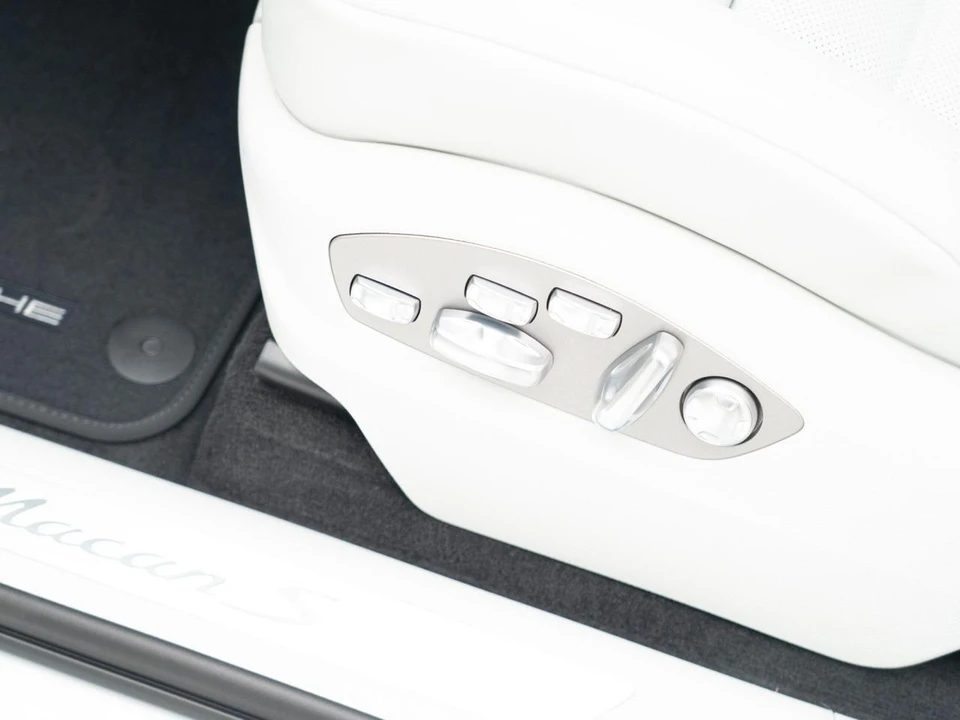 2026 Porsche Macan S - Image 16 of 31
