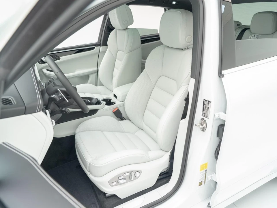 2026 Porsche Macan S - Image 5 of 31