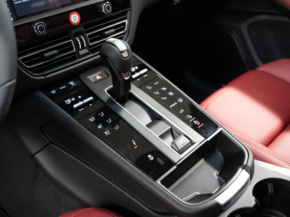 2026 Porsche Macan S - Image 22 of 29
