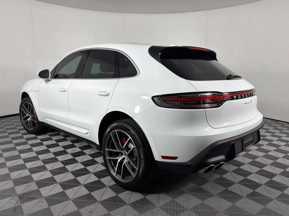2026 Porsche Macan S - Image 3 of 5