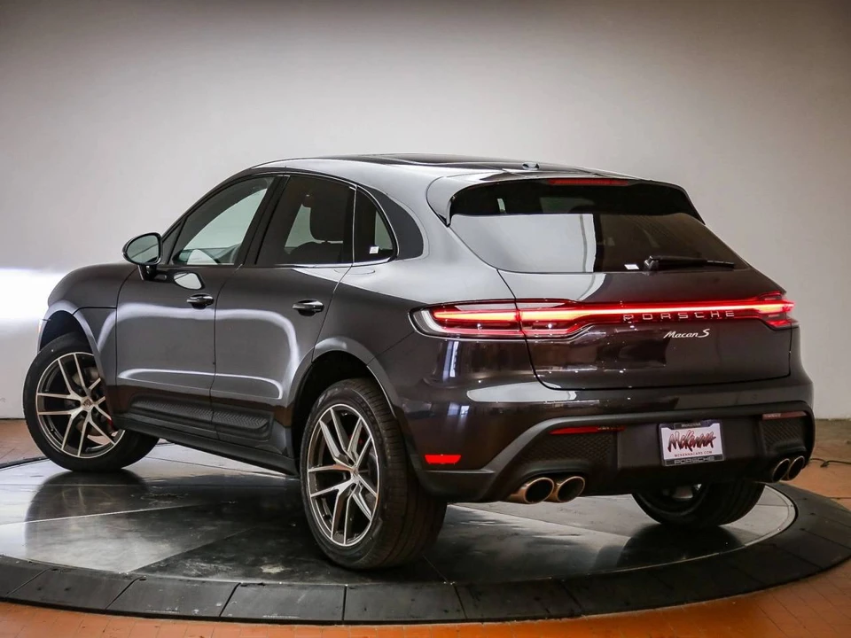 2026 Porsche Macan S - Image 3 of 5