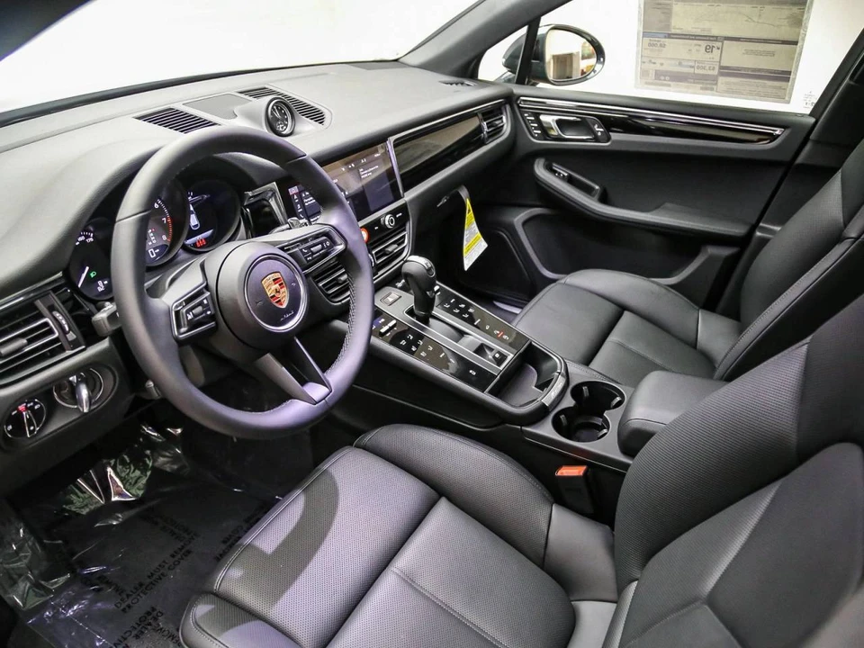2026 Porsche Macan S - Image 4 of 5