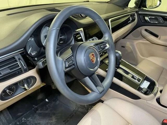 2026 Porsche Macan S - Image 4 of 5