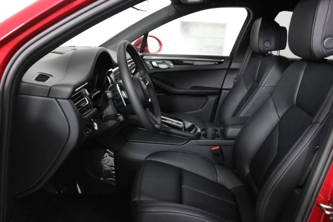 2026 Porsche Macan S - Image 5 of 5