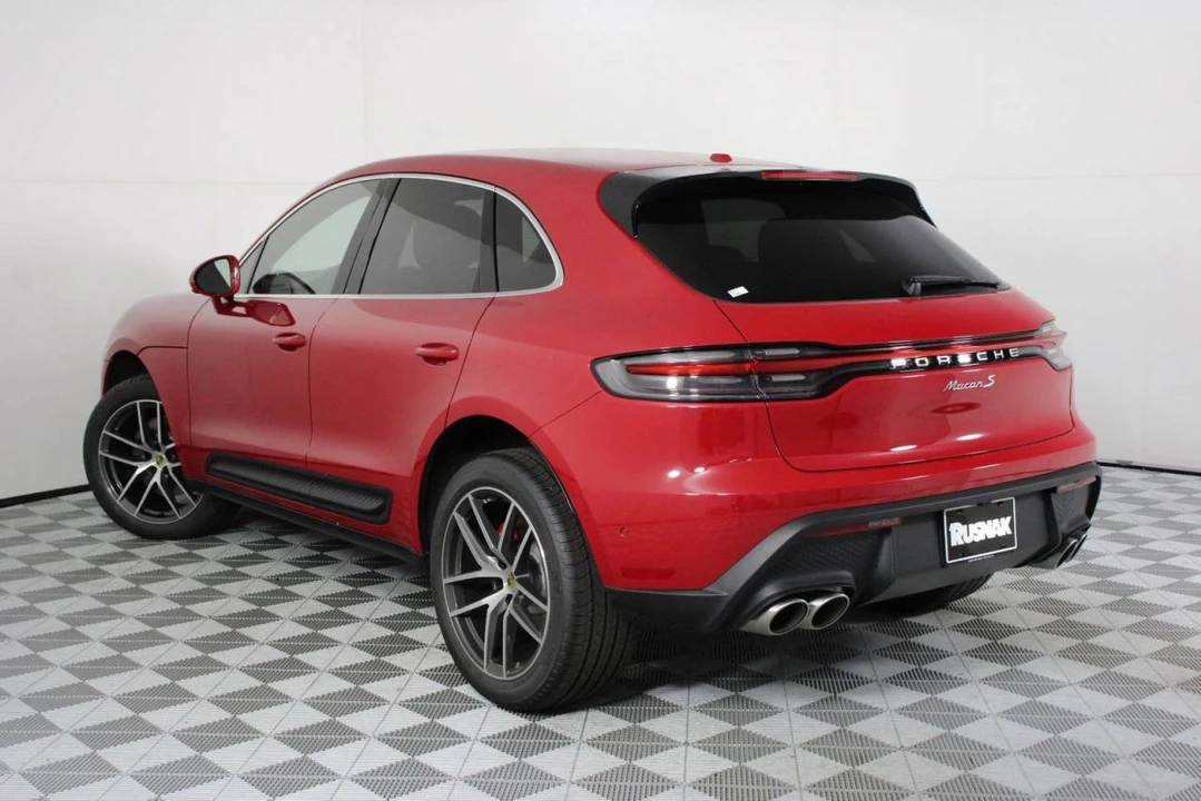 2026 Porsche Macan S - Image 3 of 5