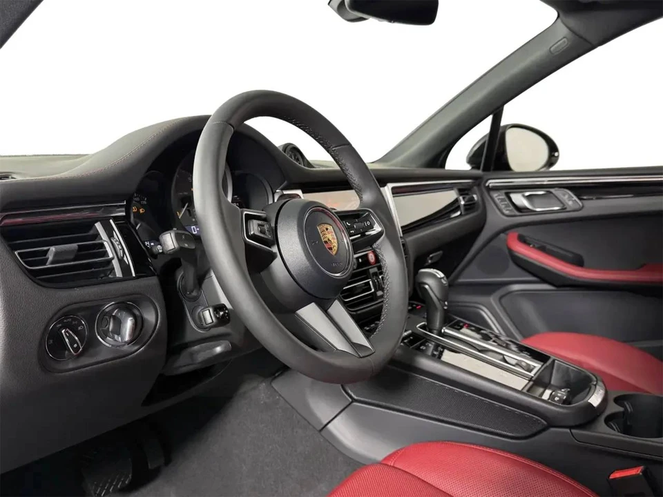 2026 Porsche Macan S - Image 4 of 5