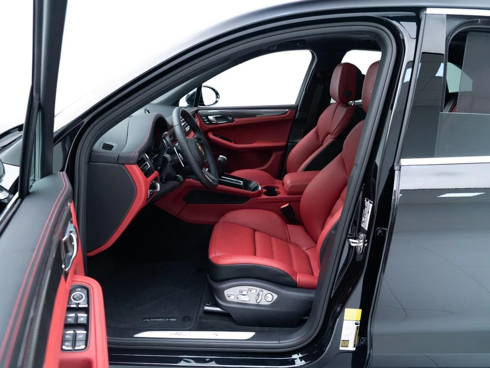 2026 Porsche Macan S - Image 18 of 31