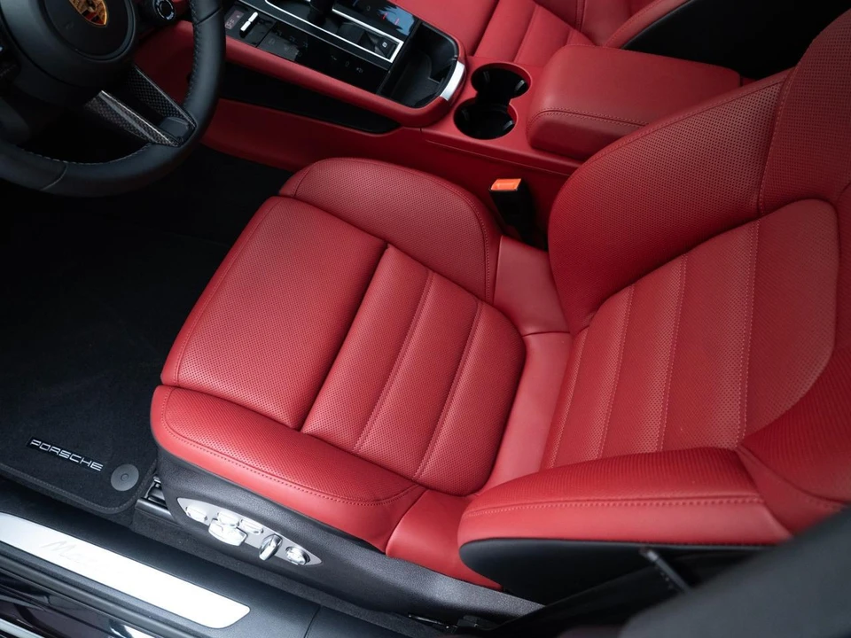 2026 Porsche Macan S - Image 17 of 31