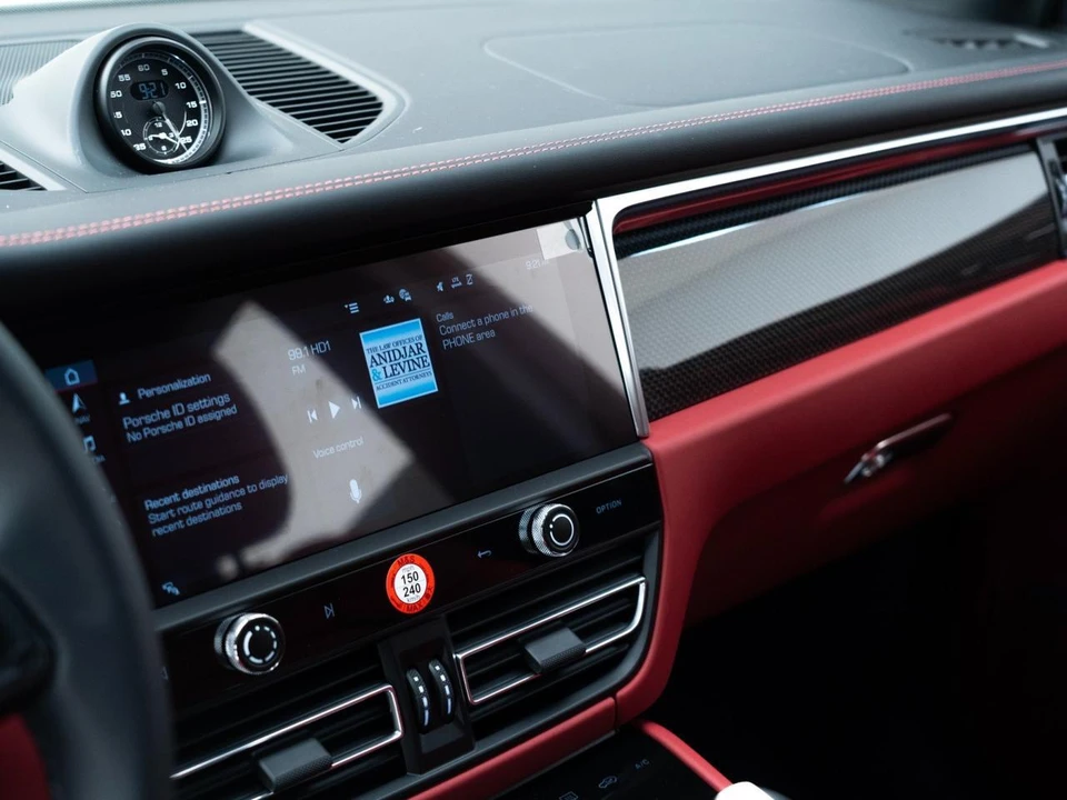 2026 Porsche Macan S - Image 26 of 31