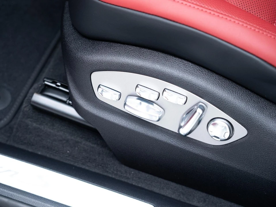 2026 Porsche Macan S - Image 16 of 31