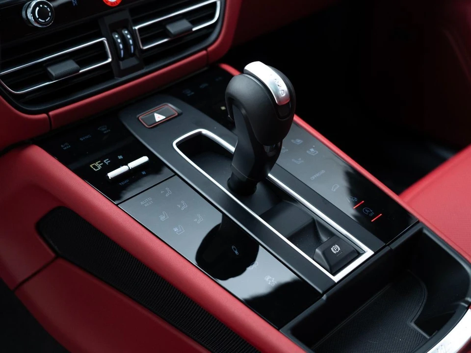 2026 Porsche Macan S - Image 27 of 31