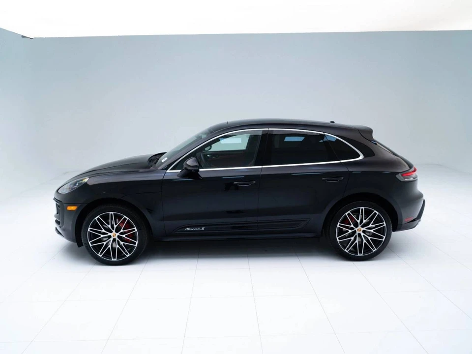 2026 Porsche Macan S - Image 2 of 5