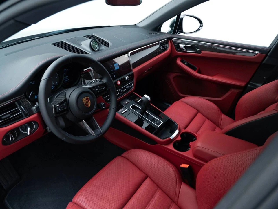 2026 Porsche Macan S - Image 4 of 5