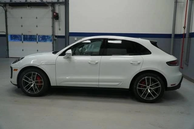 2026 Porsche Macan S - Image 2 of 5