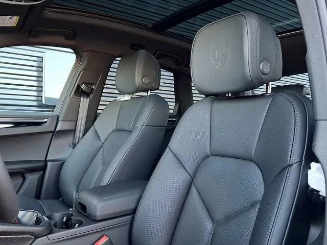 2026 Porsche Macan S - Image 5 of 5