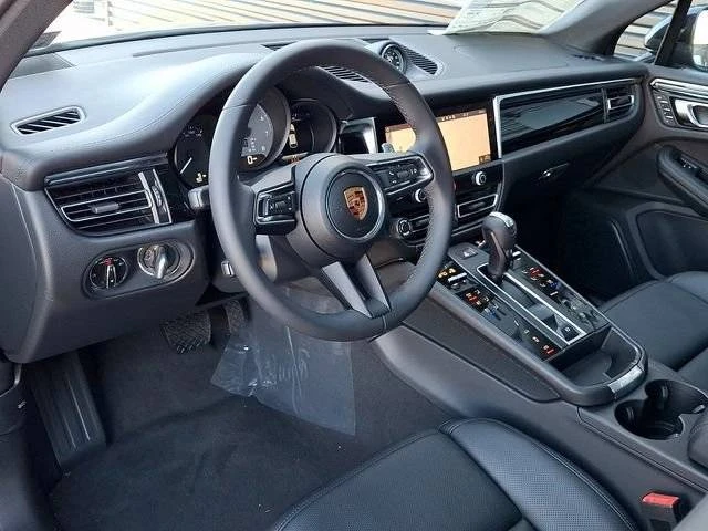 2026 Porsche Macan S - Image 4 of 5