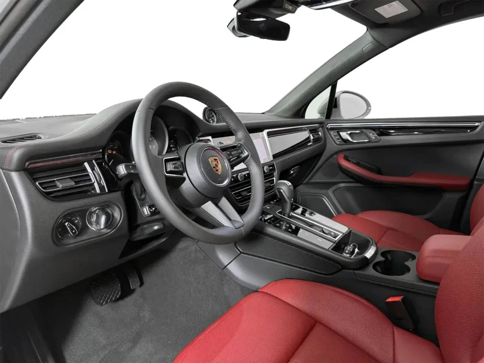2026 Porsche Macan S - Image 4 of 5