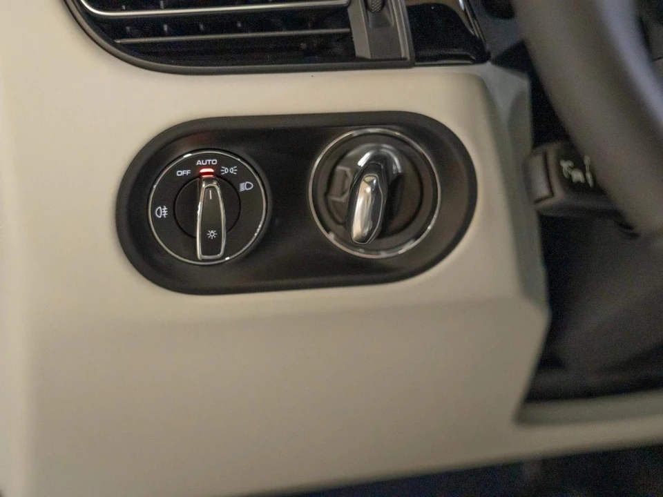 2026 Porsche Macan S - Image 24 of 29