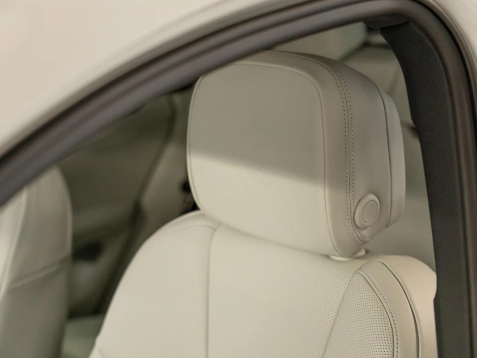 2026 Porsche Macan S - Image 25 of 29