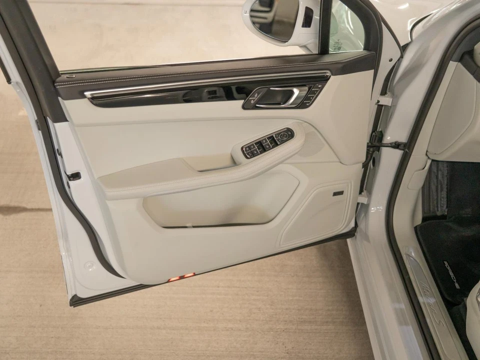 2026 Porsche Macan S - Image 16 of 29
