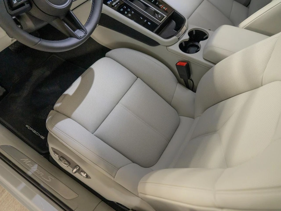 2026 Porsche Macan S - Image 14 of 29