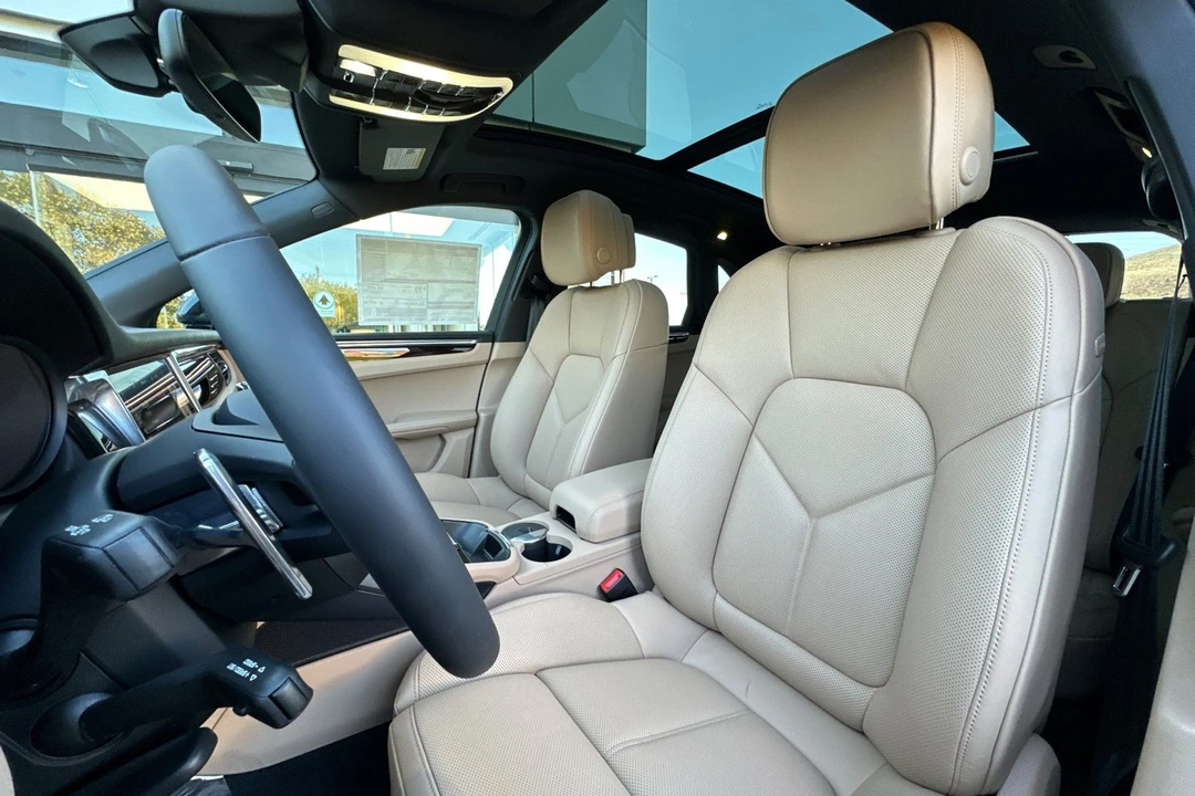 2026 Porsche Macan S - Image 5 of 31