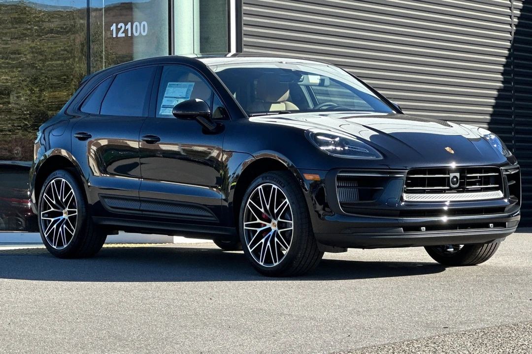 2026 Porsche Macan S - Image 10 of 31