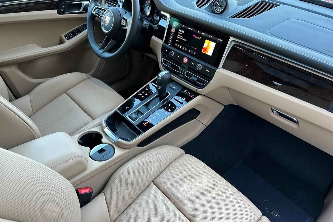 2026 Porsche Macan S - Image 18 of 31