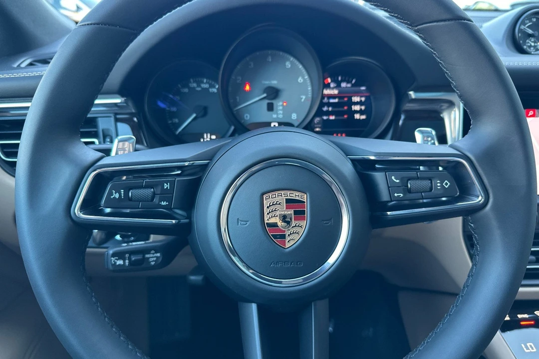 2026 Porsche Macan S - Image 29 of 31