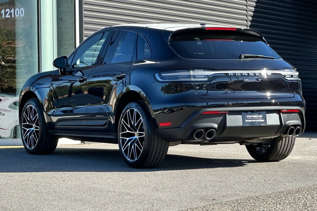2026 Porsche Macan S - Image 3 of 31