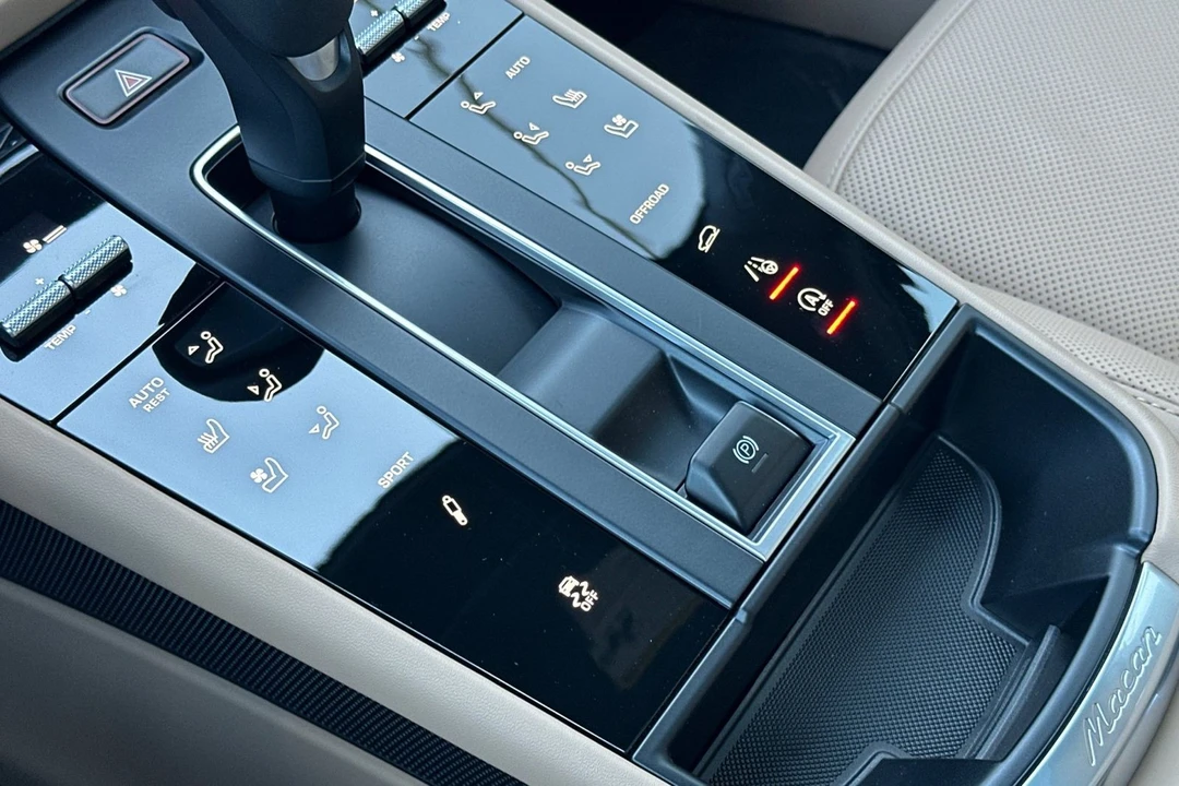 2026 Porsche - Image 26 of 31