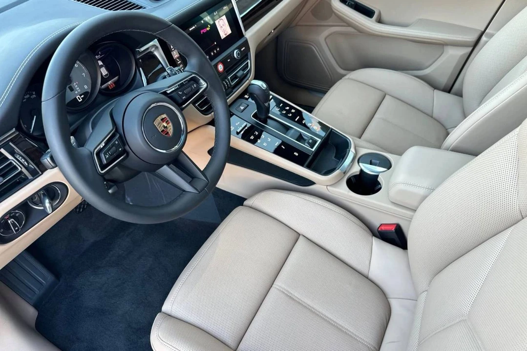 2026 Porsche Macan S - Image 4 of 5