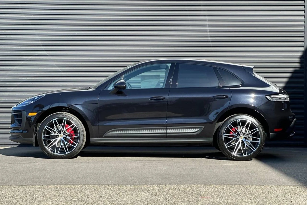 2026 Porsche Macan S - Image 2 of 5