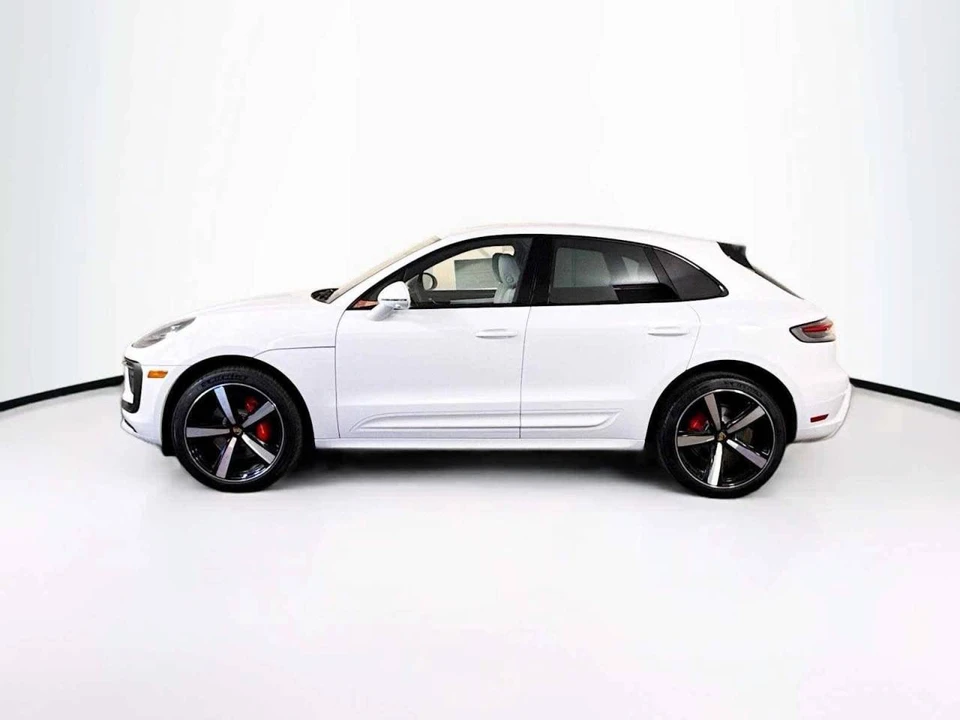 2026 Porsche Macan S - Image 2 of 5