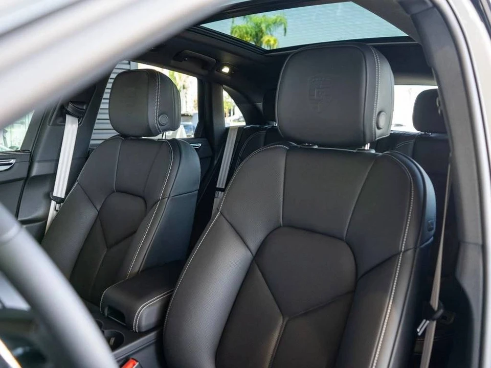 2026 Porsche Macan S - Image 4 of 5