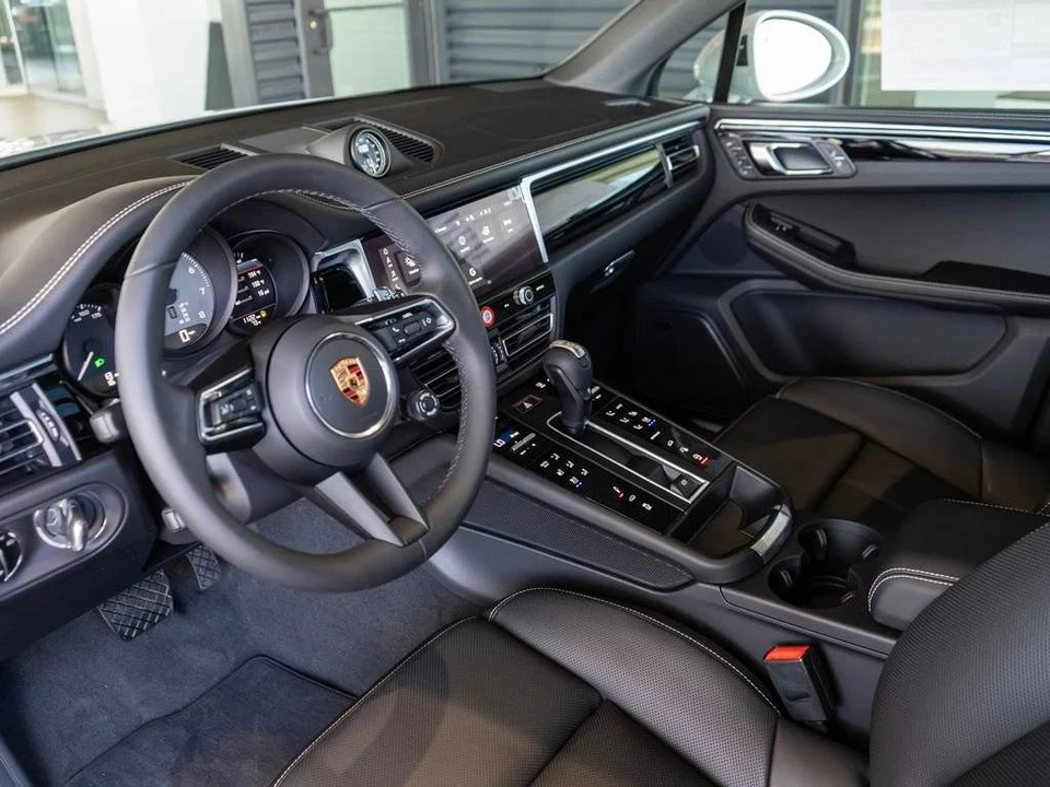 2026 Porsche Macan S - Image 5 of 5