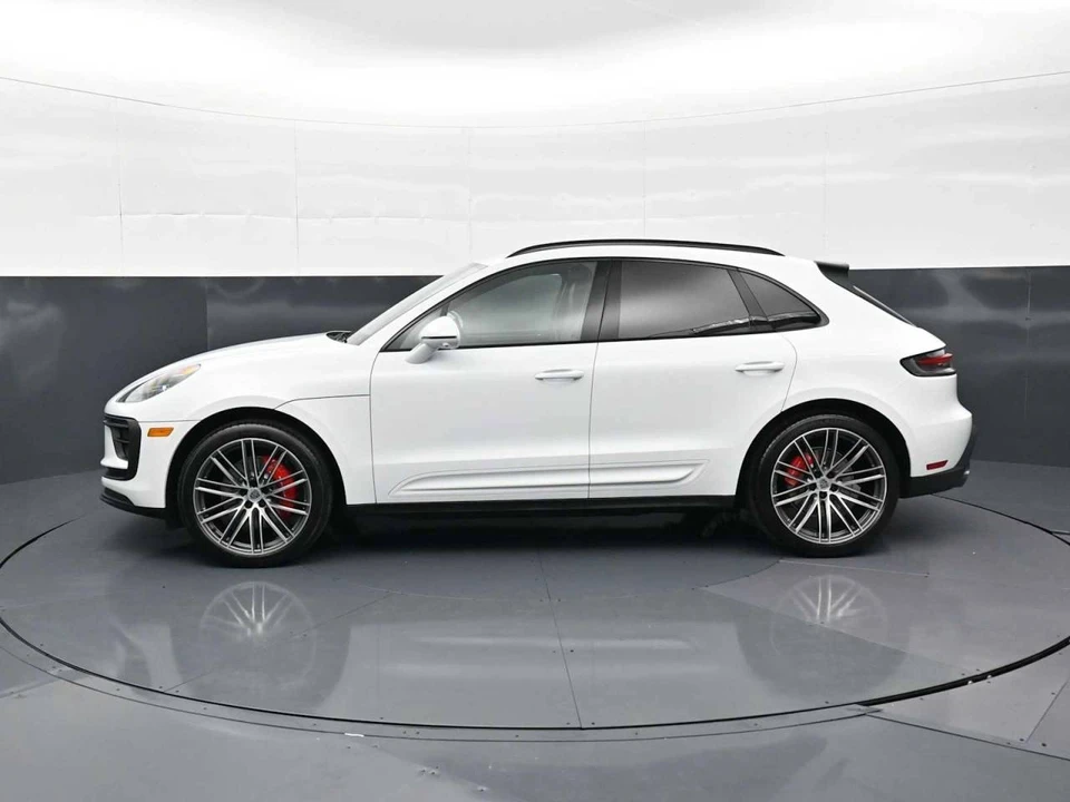 2026 Porsche Macan S - Image 2 of 5