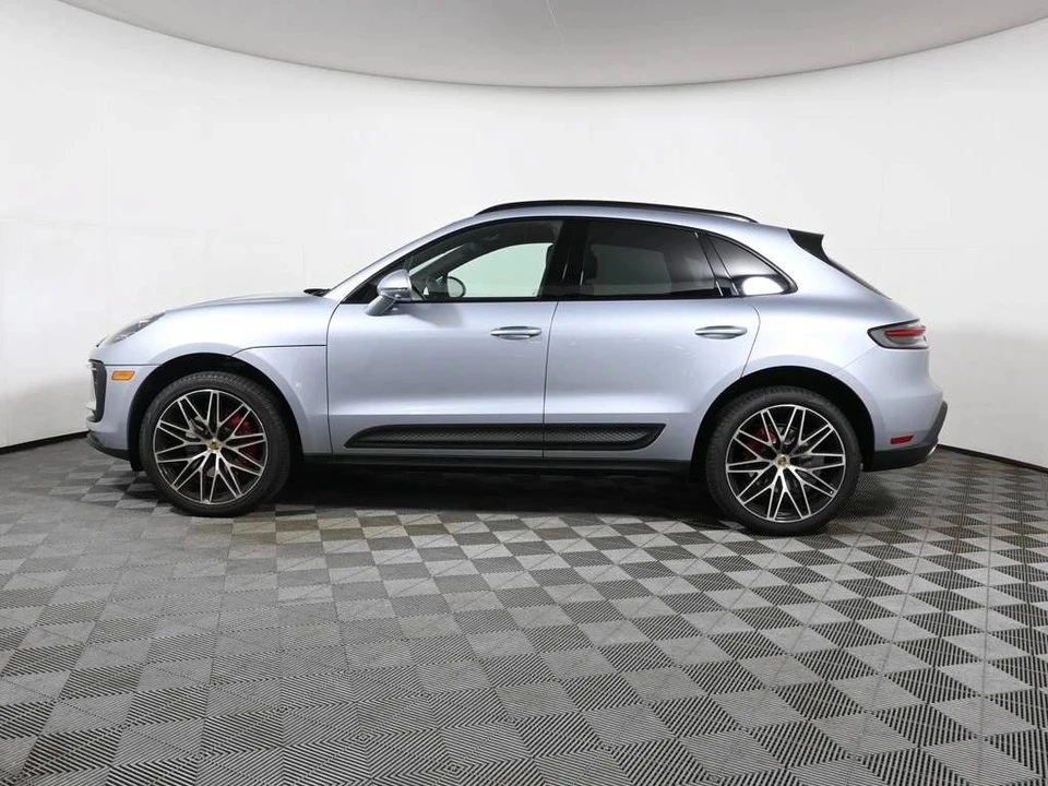 2026 Porsche Macan S - Image 2 of 4