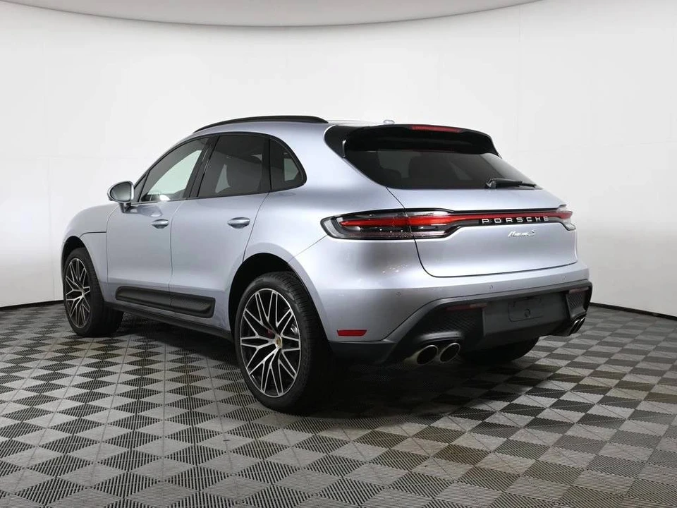 2026 Porsche Macan S - Image 3 of 4