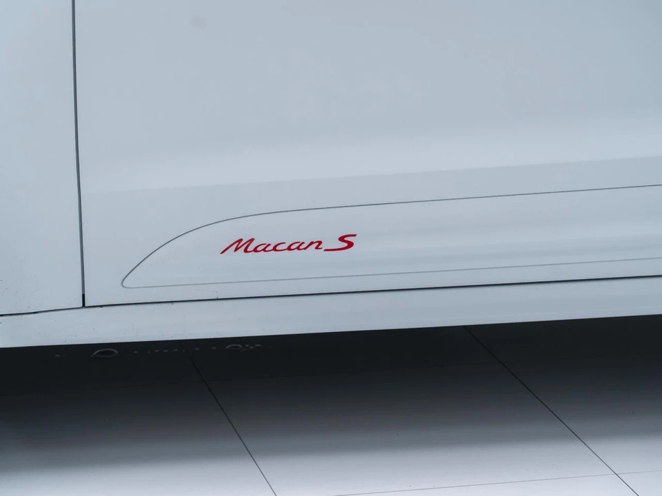 2026 Porsche Macan S - Image 11 of 31