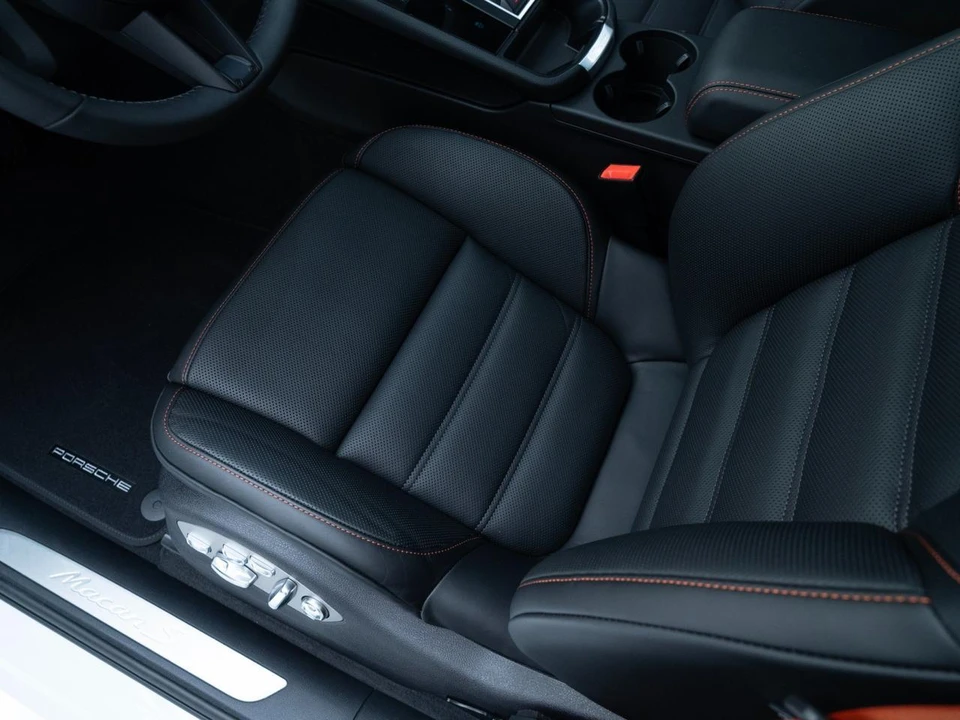 2026 Porsche Macan S - Image 17 of 31