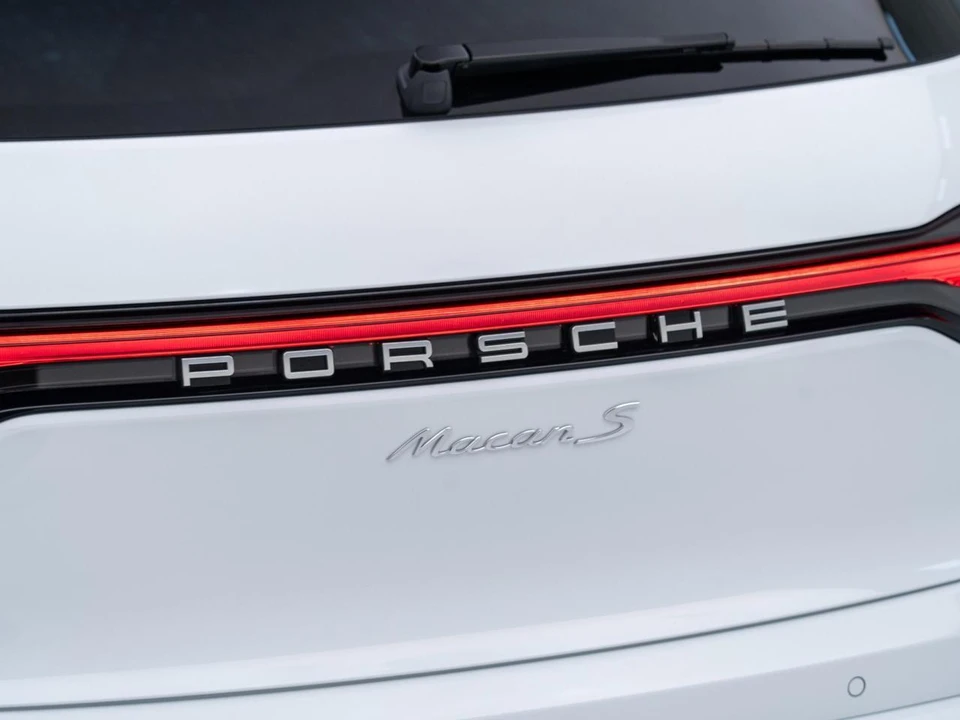 2026 Porsche Macan S - Image 12 of 31