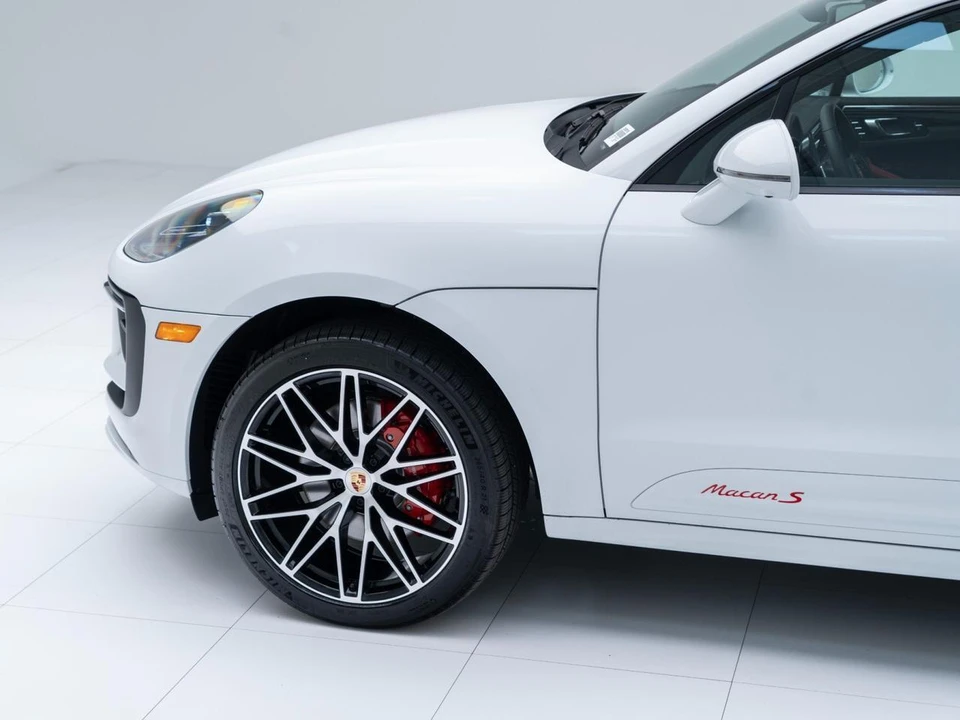 2026 Porsche Macan S - Image 9 of 31