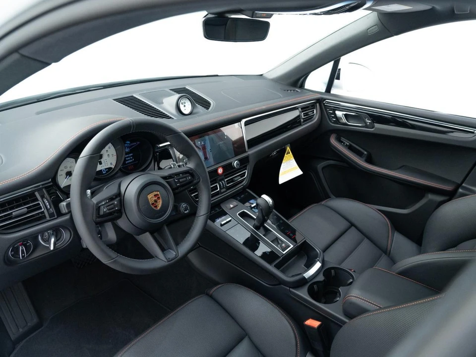 2026 Porsche Macan S - Image 4 of 31