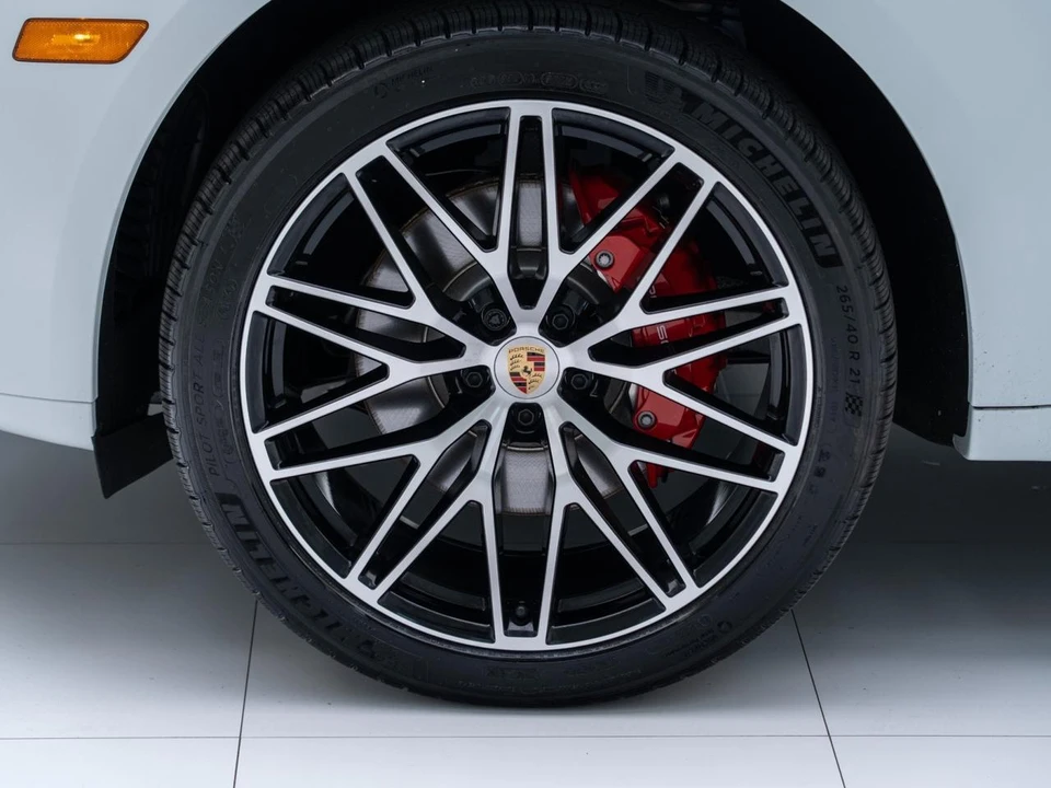 2026 Porsche Macan S - Image 10 of 31