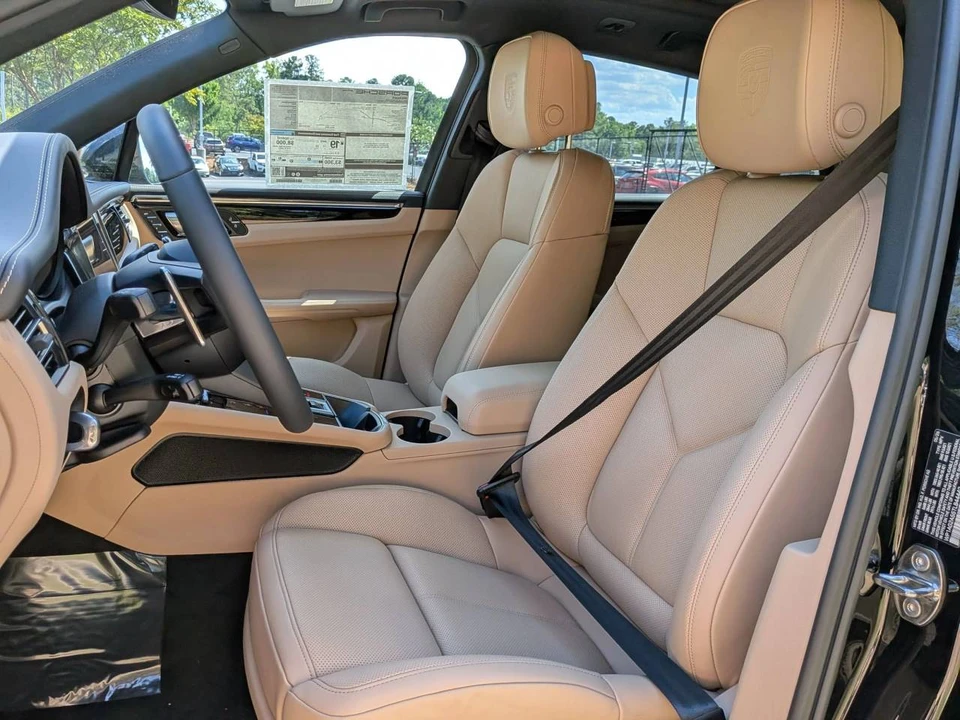 2026 Porsche Macan S - Image 5 of 5