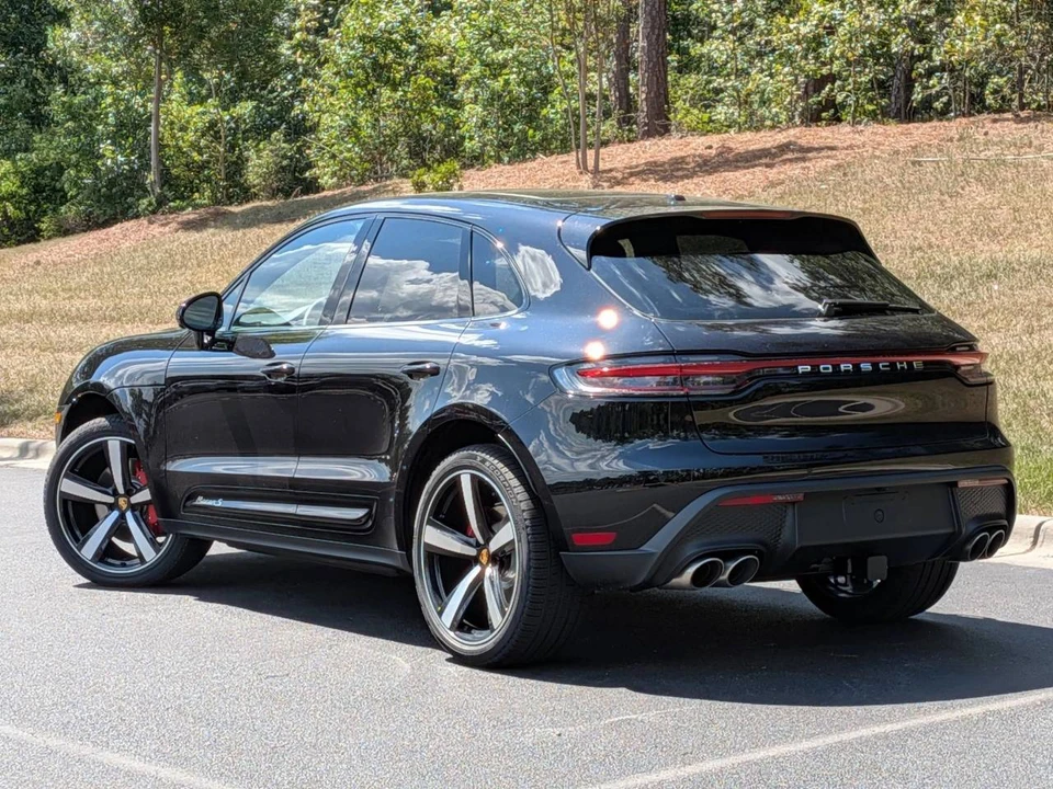 2026 Porsche Macan S - Image 3 of 5
