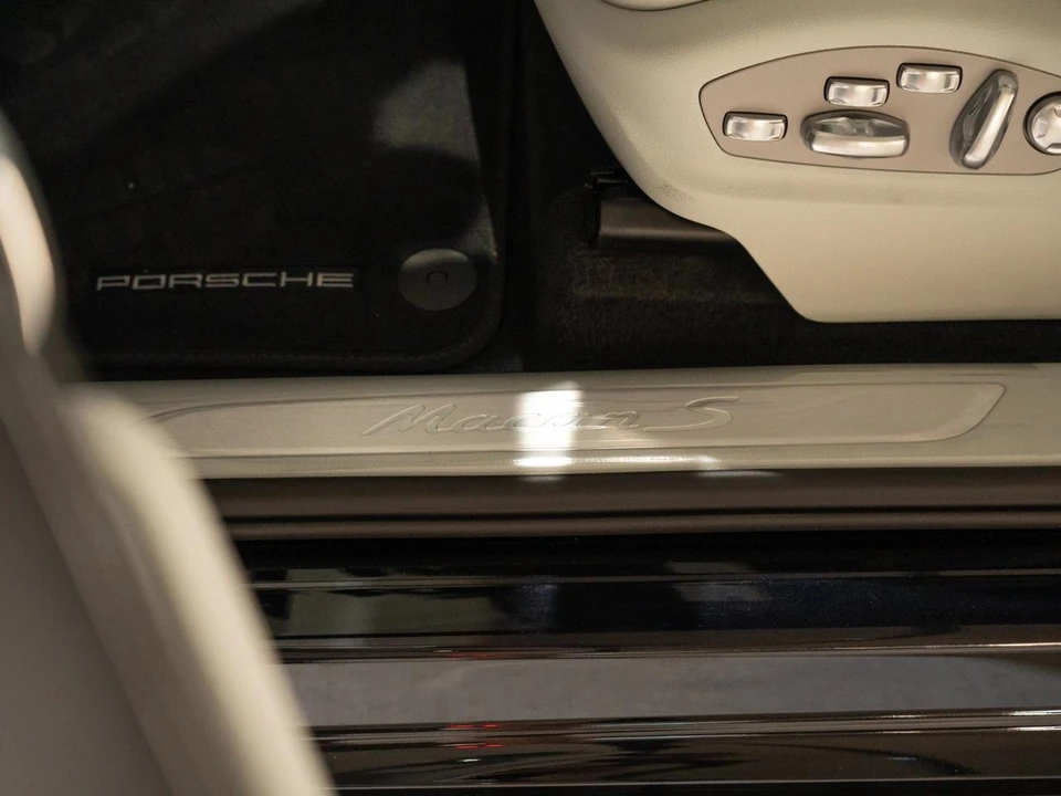 2026 Porsche Macan S - Image 12 of 27