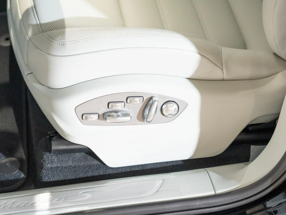 2026 Porsche Macan S - Image 13 of 27