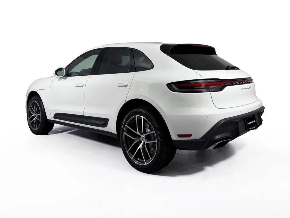 2026 Porsche Macan S - Image 3 of 5